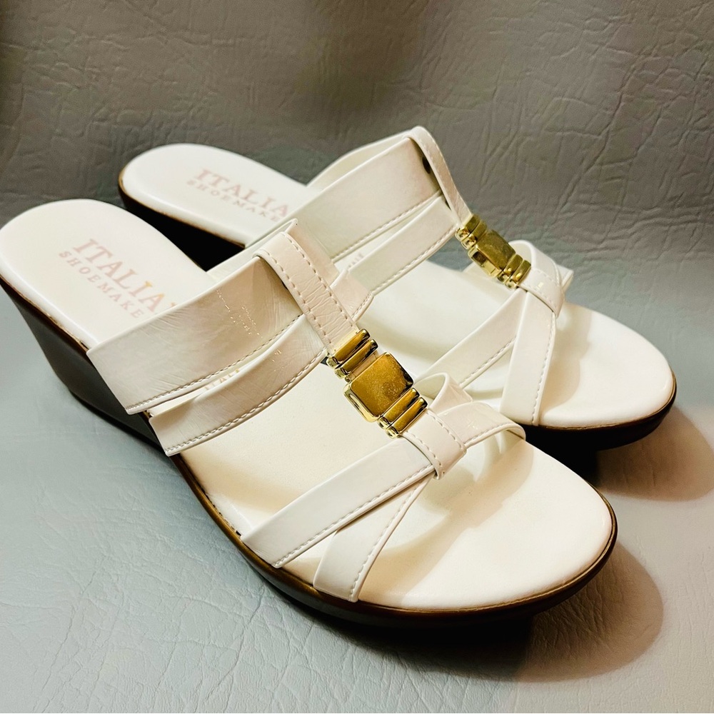 Italian Shoemakers White Sandals - Picture 5 of 5